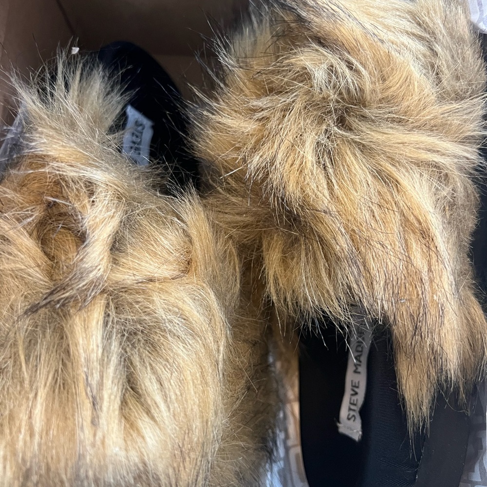 Steve Madden Amari Tan Faux fur slides.   Size 5 Brand New in Box